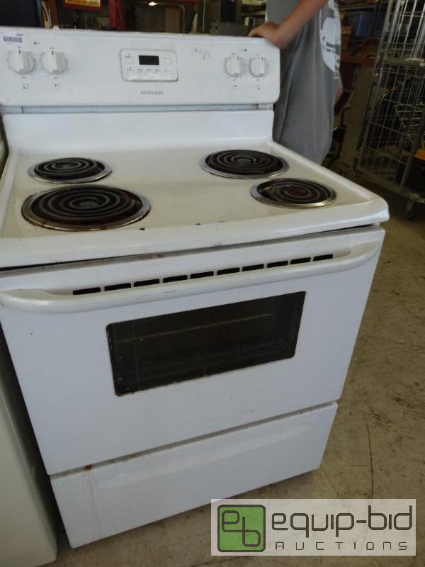 lot 1642 image: Frigidare&nbspStove....