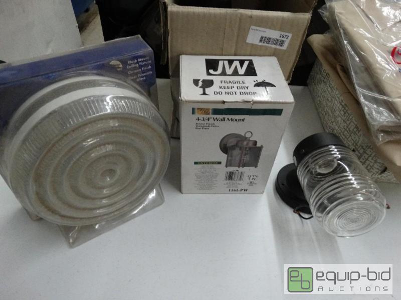 lot 1672 image: Lot of 4 porch lights....