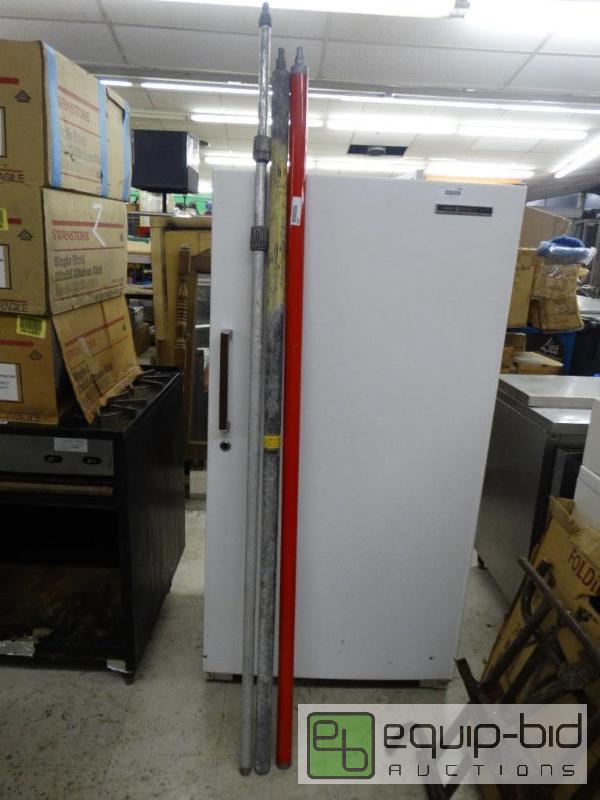 lot 1681 image: Lot of 3 equipment poles 1 is adjustable....
