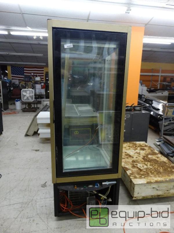 lot 1712 image: LDF Longoni&nbspRefrigerated lighted pie cas...