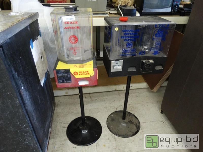 lot 1727 image: 2 Candy machines. (1 Double machine and the o...