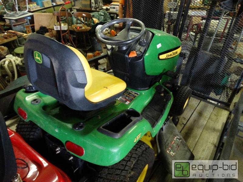 lot 1002 image: 42 inch cut. John Deere X&nbsp304&nbsp  &qu...