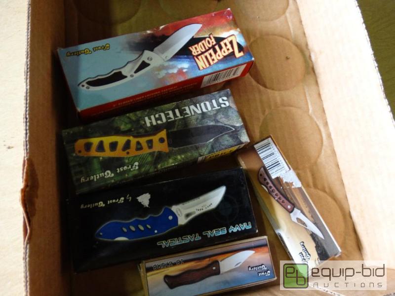 lot 1024 image: Lot of 5 new pocket knifes....