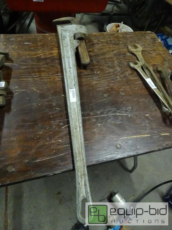 lot 1028 image: 48&quot aluminum pipe wrench....