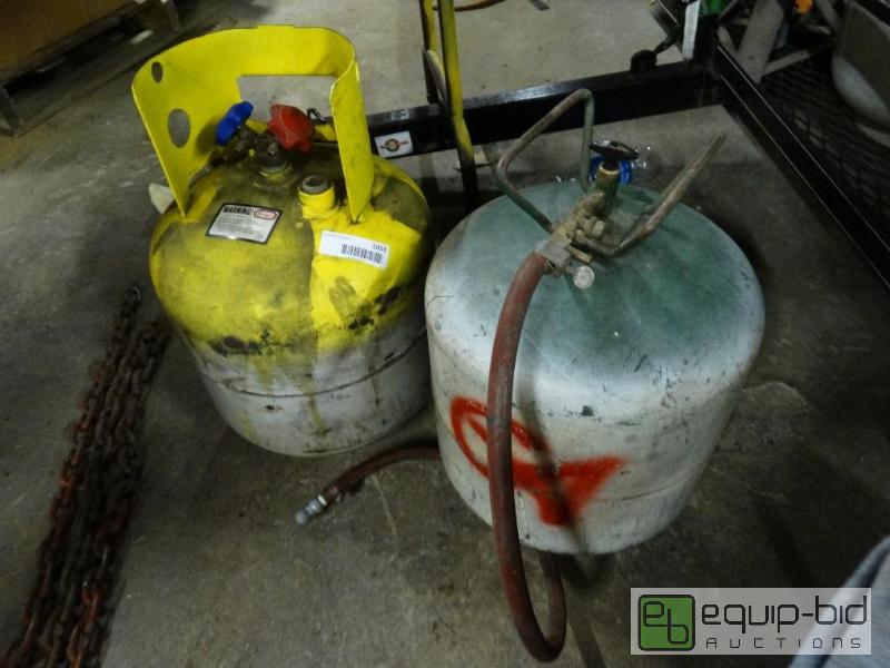 lot 1055 image: Refrigerant tank and air tank....