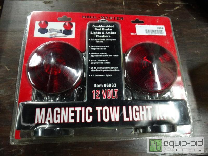 lot 1061 image: Haul - master magnetic tow lights....