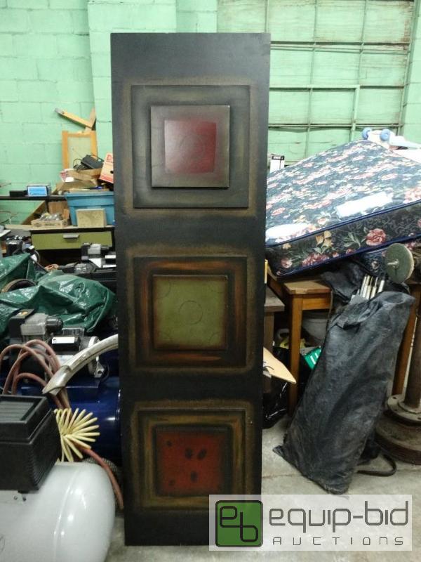 lot 1068 image: Wall decor...