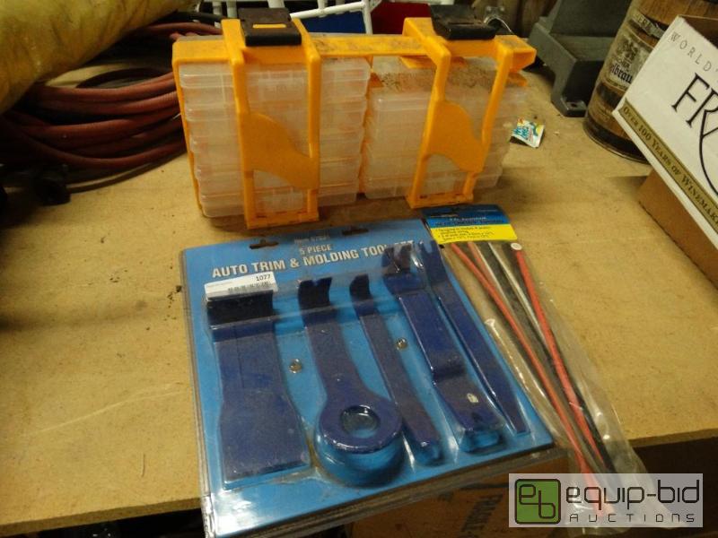 lot 1077 image: Auto trim tool set and organizer....