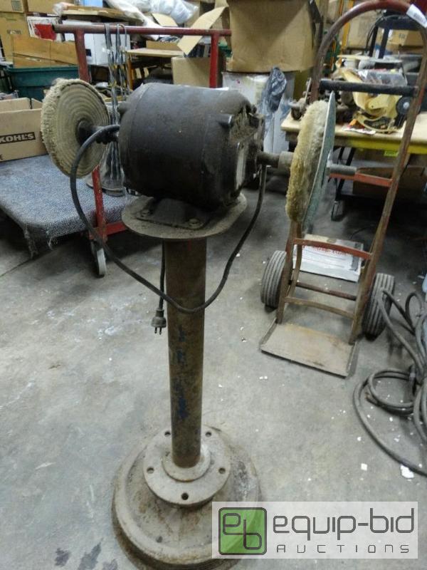 lot 1098 image: Grinder 1 polisher on pedestal works....