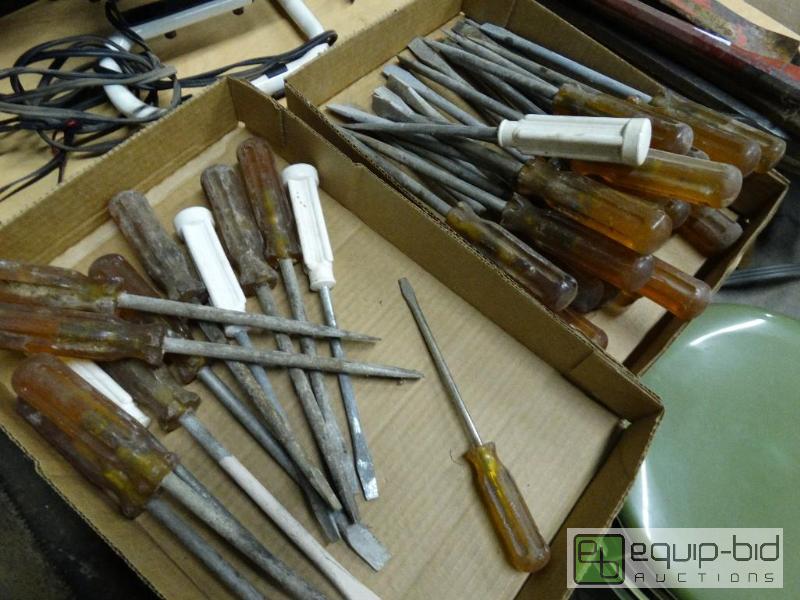 lot 1107 image: 2 boxes of screwdrivers...