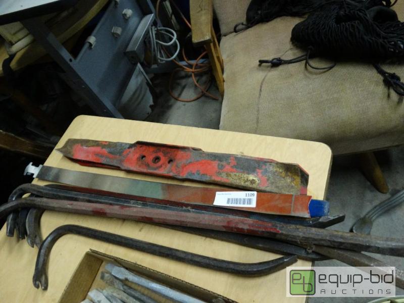 lot 1109 image: Crow bar and slim jims...