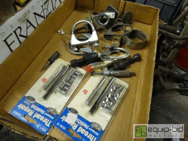 lot 1115 image: 2 boxes misc&nbspmousetraps and funnels...