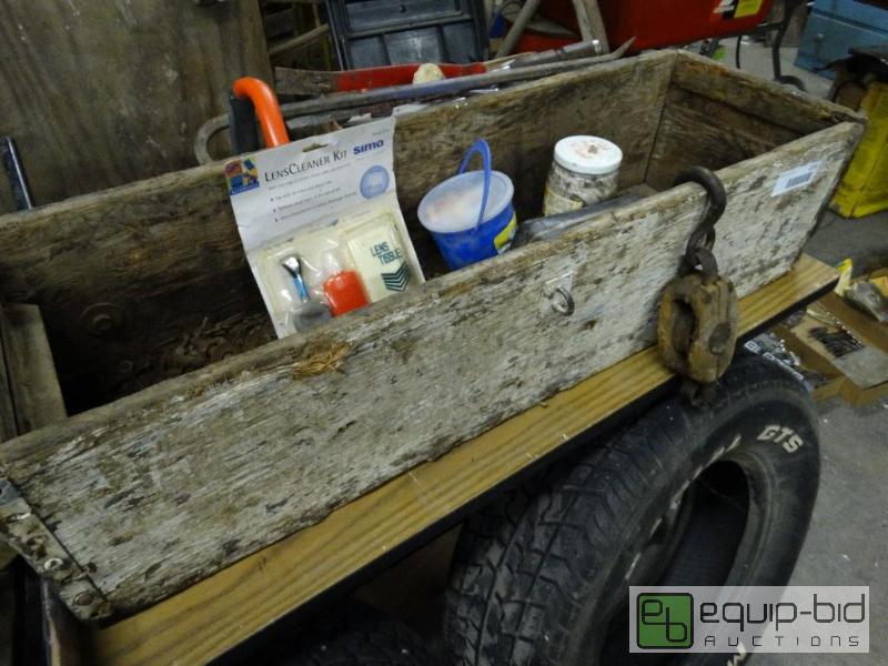 lot 1116 image: Wood box and wood tackle....