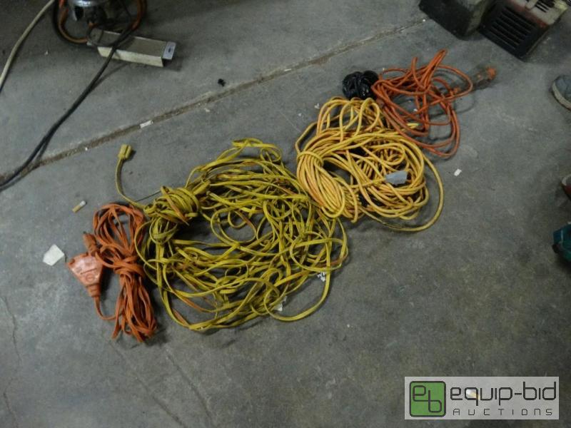 lot 1119 image: 4 Extension cords....