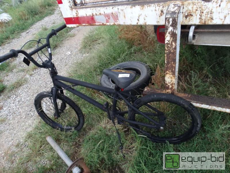 lot 1151 image: Black bike....