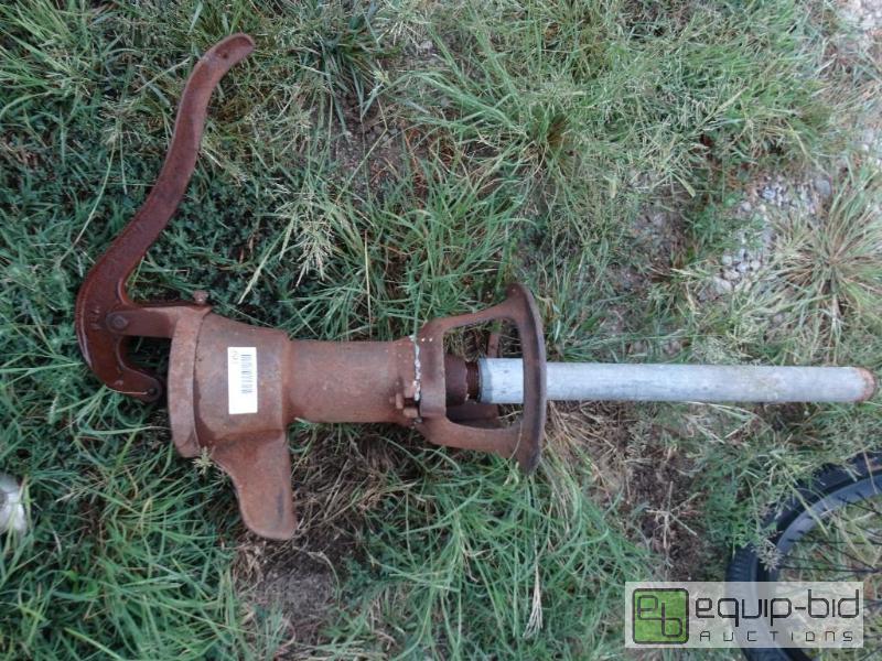 lot 1152 image: Pitcher Pump...