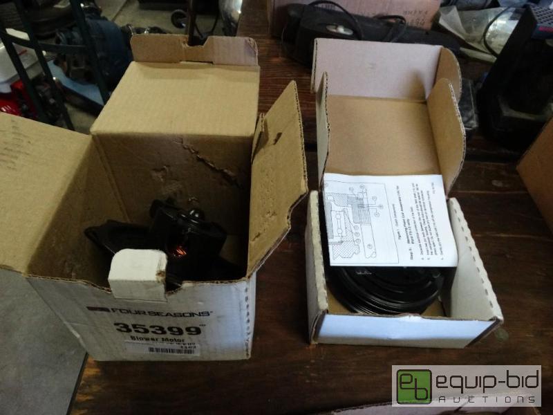 lot 1162 image: Four season blower motor and clutch assembly....