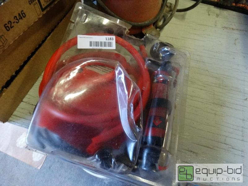 lot 1183 image: Pump and Ac compressor....