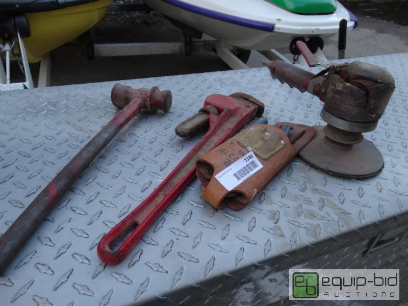 lot 1186 image: Pipe wrenches, mallet, air sander tool&nbspp...