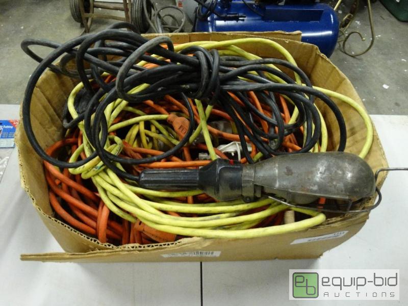 lot 1211 image: Drop light and extension cords....