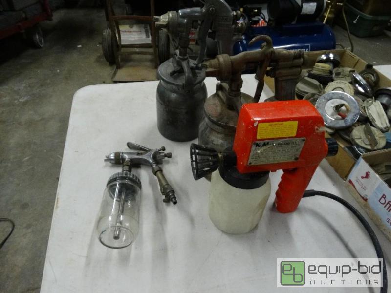 lot 1214 image: 4 Paint sprayers....