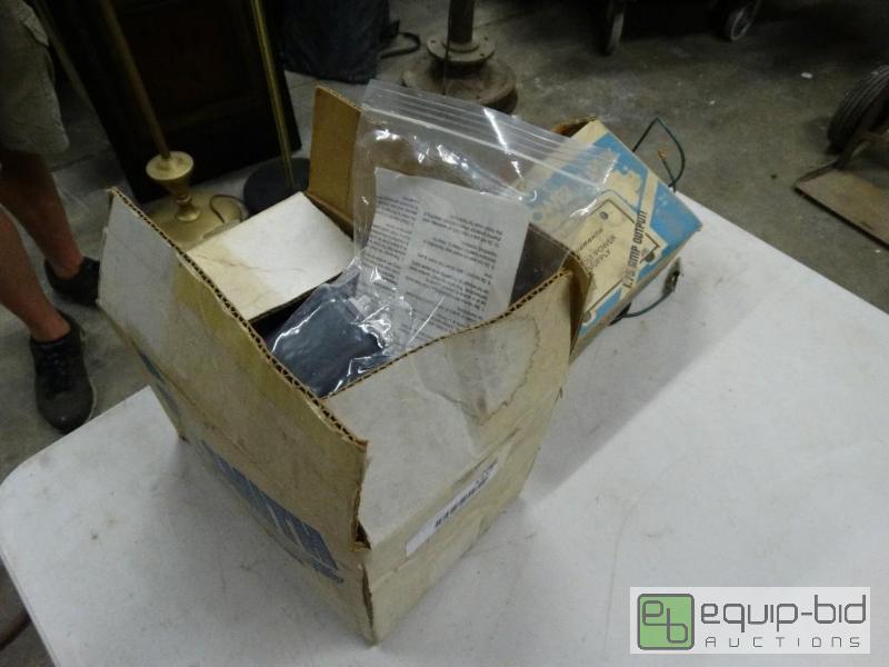 lot 1218 image: 12 Volt power supply and electric motor....