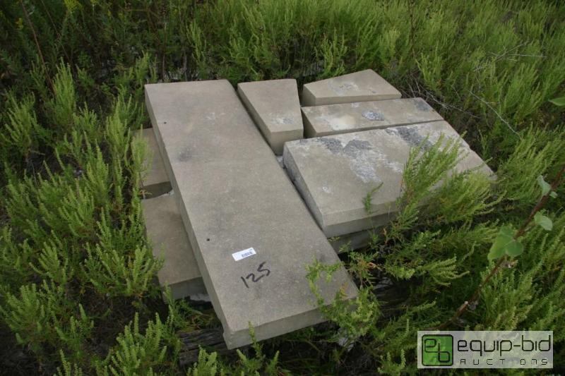 lot 125 image: pallet of flat cut stone...