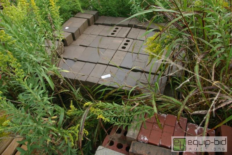 lot 156 image: pallet of brown brick...