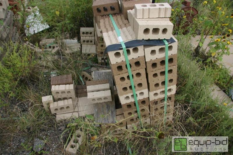 lot 178 image: pallet of 3 hole bricks - buff...