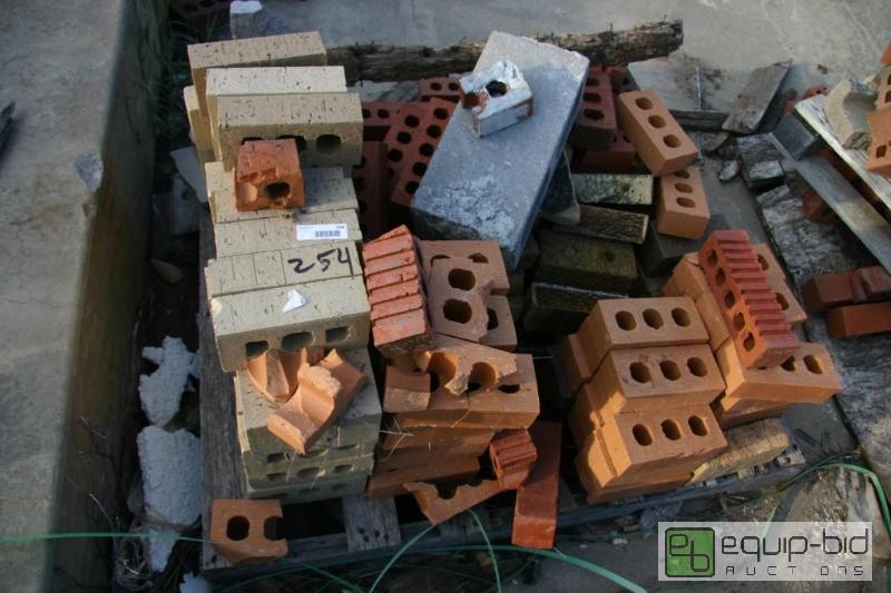lot 254 image: pallet of misc bricks...