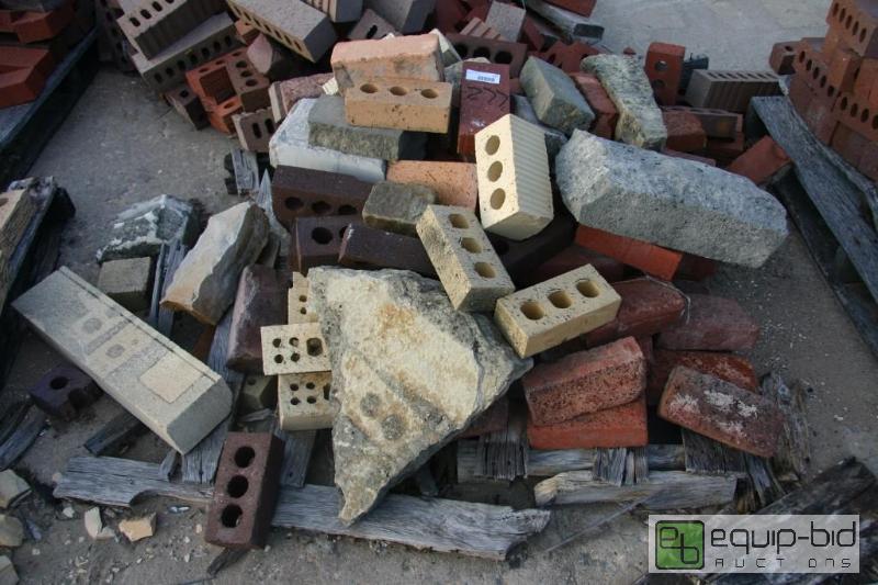 lot 277 image: large lot of misc&nbspbricks...