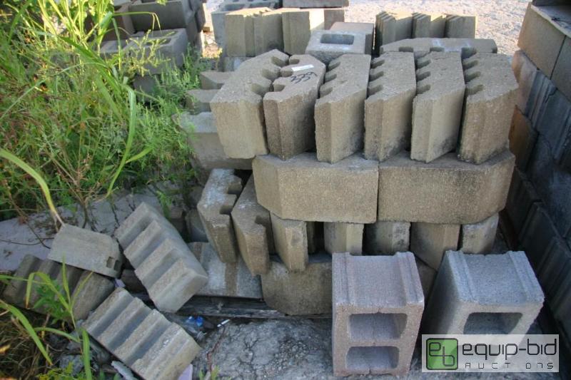 lot 339 image: pallet custom cinder block edges...