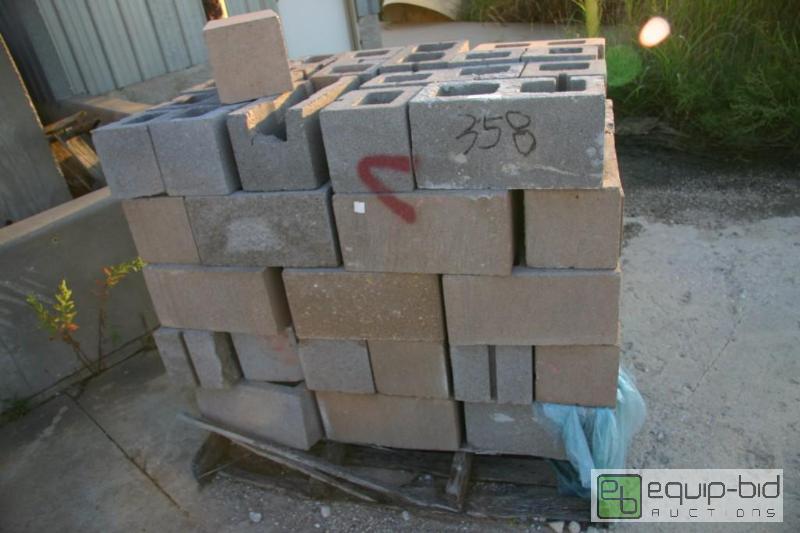 lot 358 image: pallet of cinder blocks...