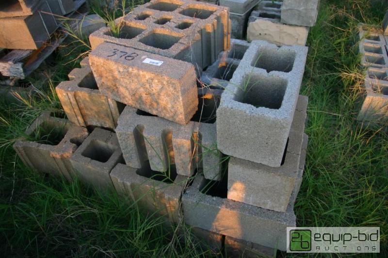 lot 378 image: pallet cinder blocks...