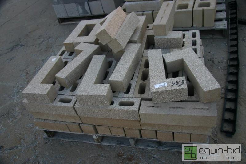 lot 383 image: pallet L shaped stones...