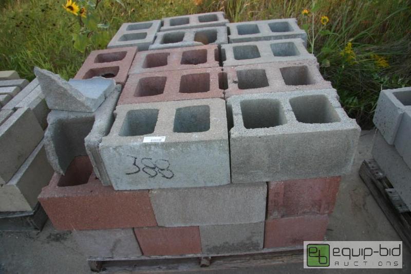 lot 388 image: pallet cinder blocks...