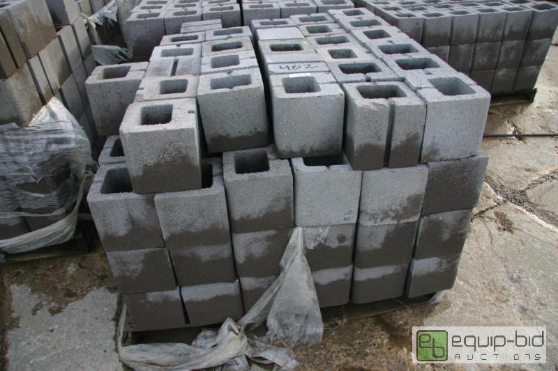lot 402 image: 3 pallets of cinder blocks...