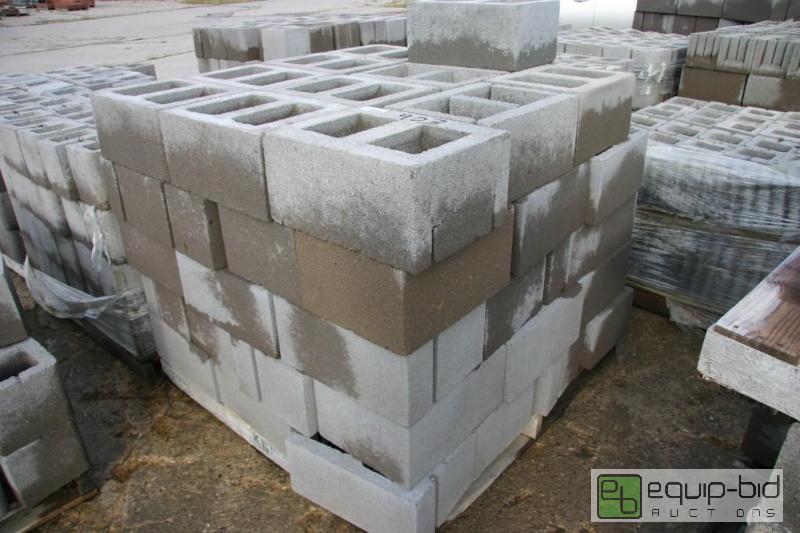 lot 403 image: 3 pallets of cinder blocks...