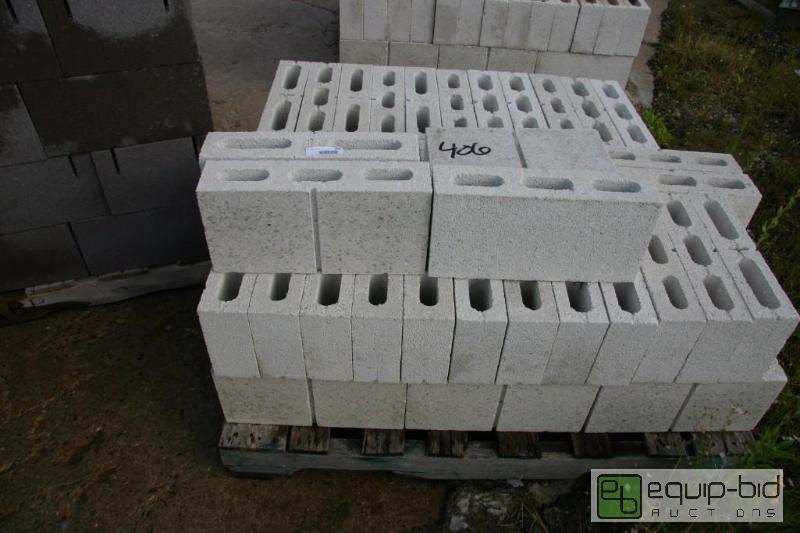 lot 406 image: 2 pallets of cinder blocks...