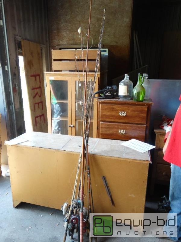 lot 1234 image: 8 Variuos&nbspfishing poles....