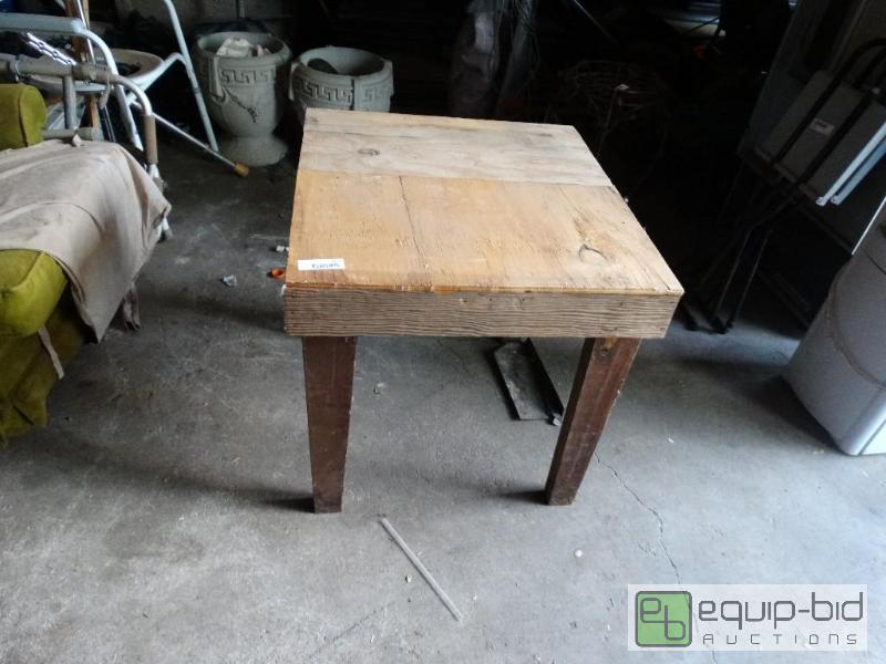 lot 1251 image: Wooden small table....