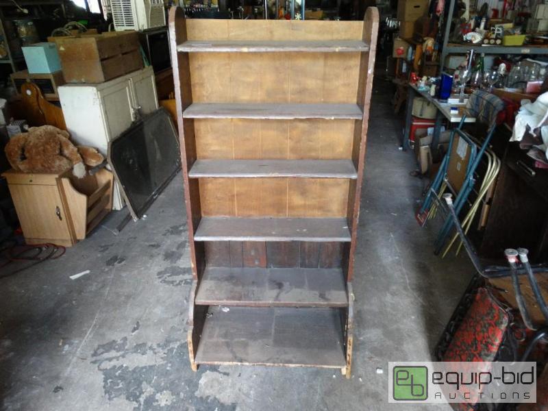lot 1264 image: Vintage book shelf....