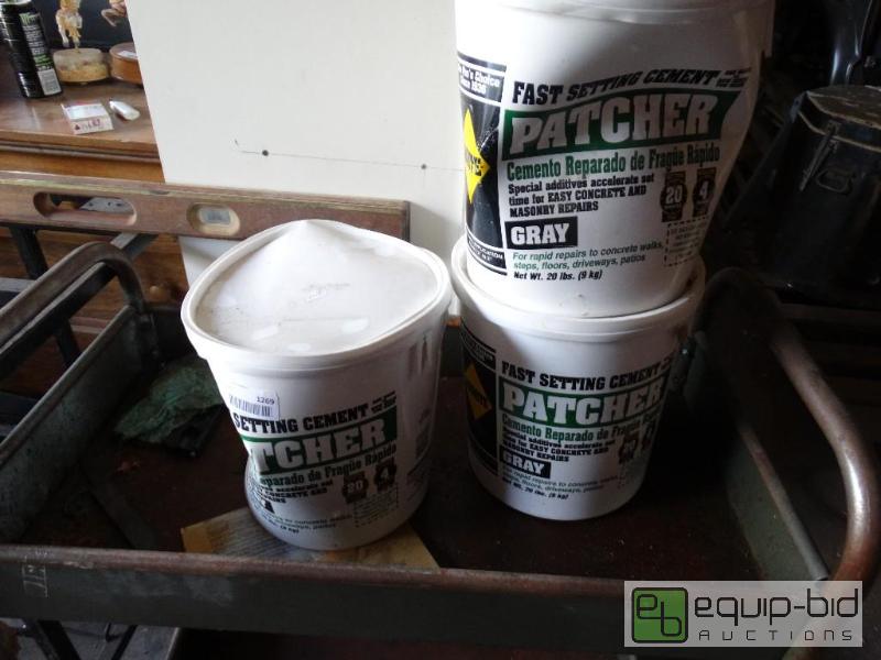 lot 1269 image: 3 Tubs of Sakrete&nbsppatcher concrete repai...