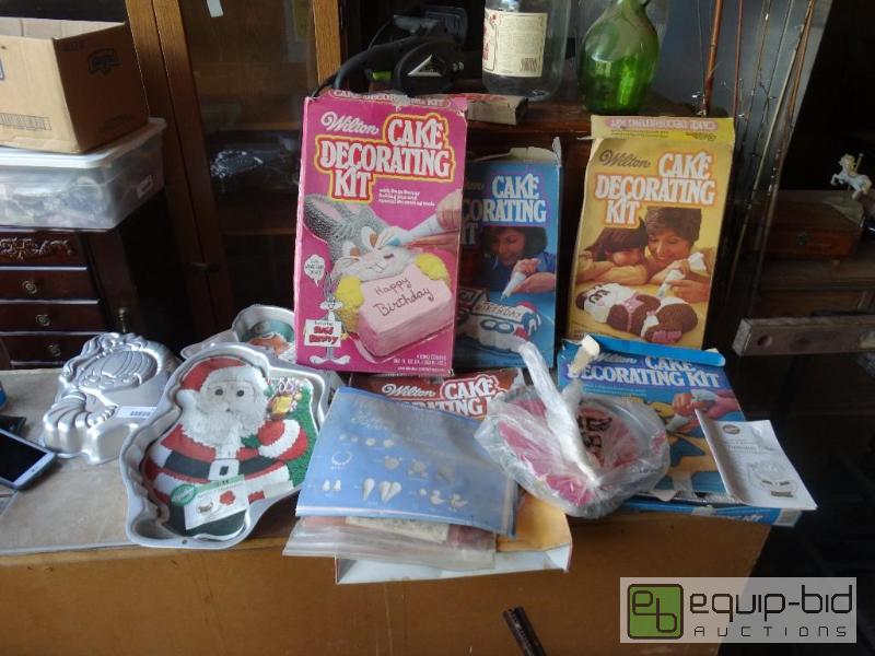 lot 1278 image: Lot of Wilton cake pans and decorating stuff....