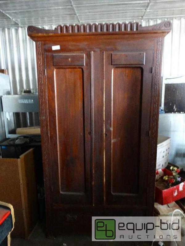 lot 1285 image: Vintage wardrobe cabinet....