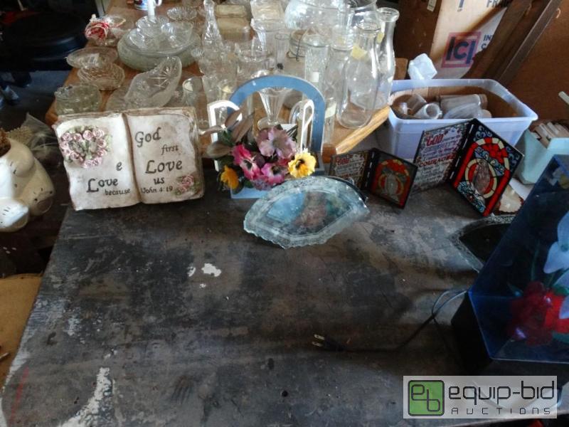 lot 1340 image: Lot of Religious home decor....