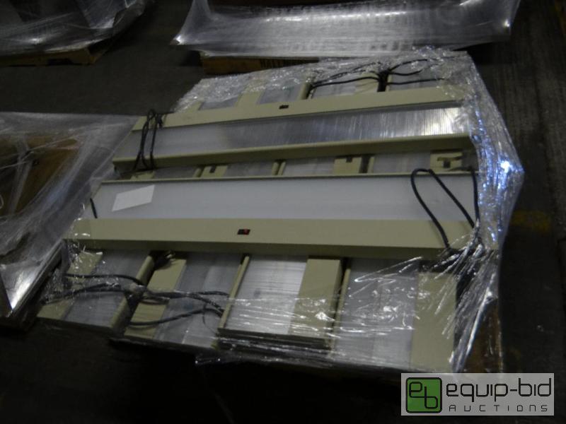lot 344 image: Pallet Of Light Fixtures