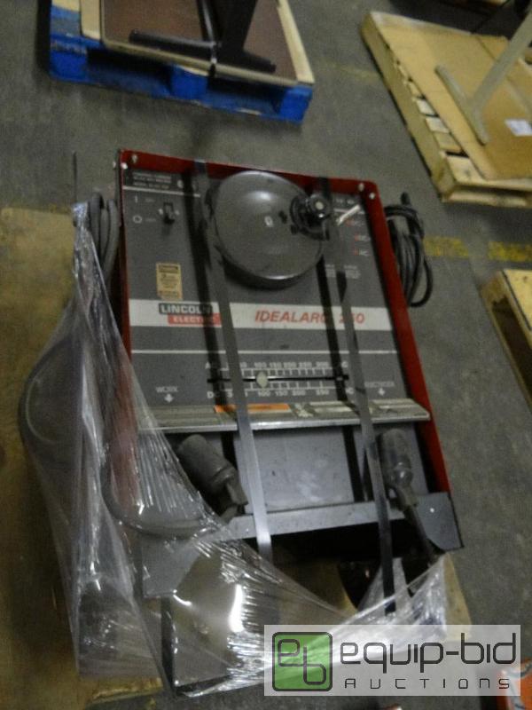 lot 357 image: Lincoln Electric Ideal Arc Welder