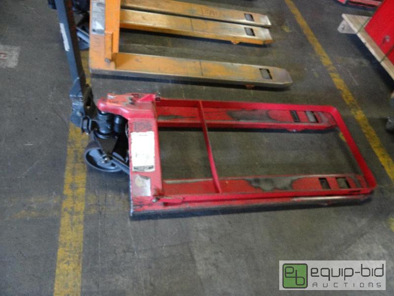 lot 390 image: Raymond 5500 Lb. Capacity Manual Pallet Truck