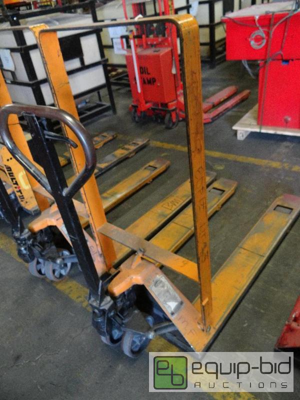 lot 391 image: Multiton 5500 Lb. Capacity Manual Pallet Truck